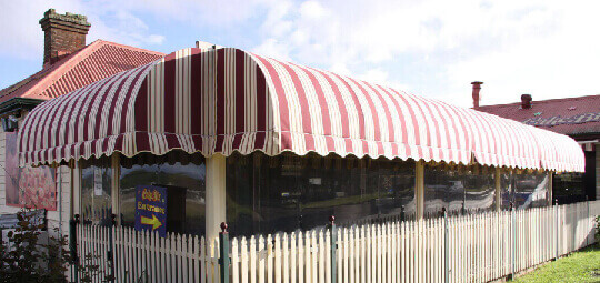 canopy jendela